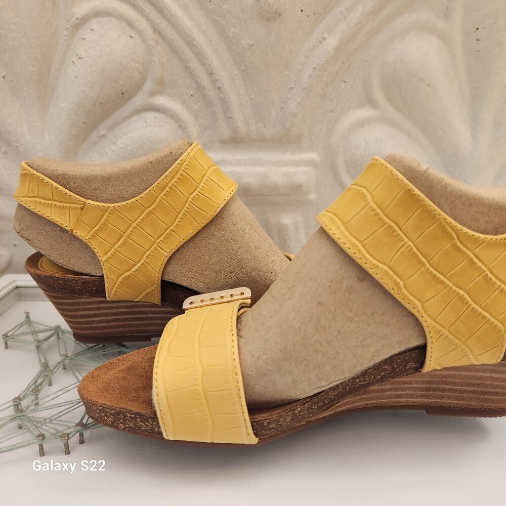 Sofft Verdi Wedge Sandals. "Lemon Yellow". Leather. NIB. Size 6.5 - Picture 5 of 10